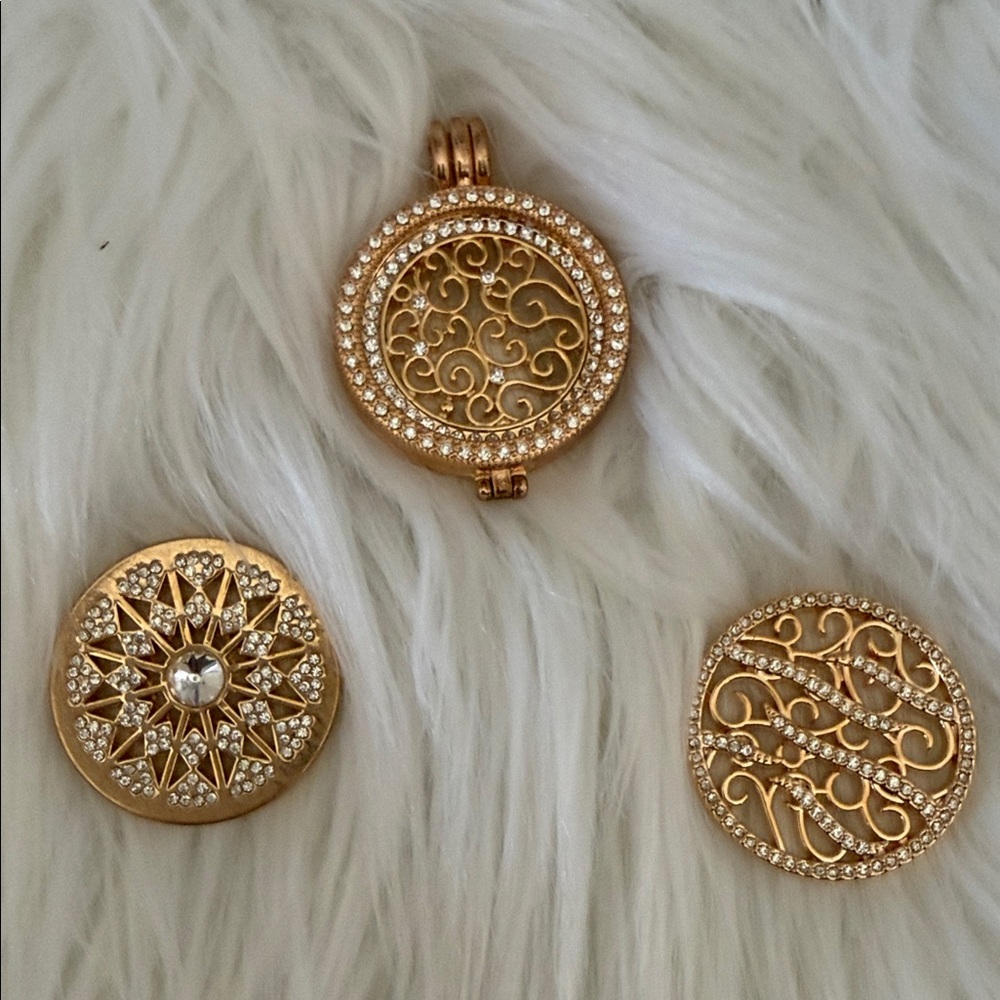 The Coin Collection Pendant Set NWOT